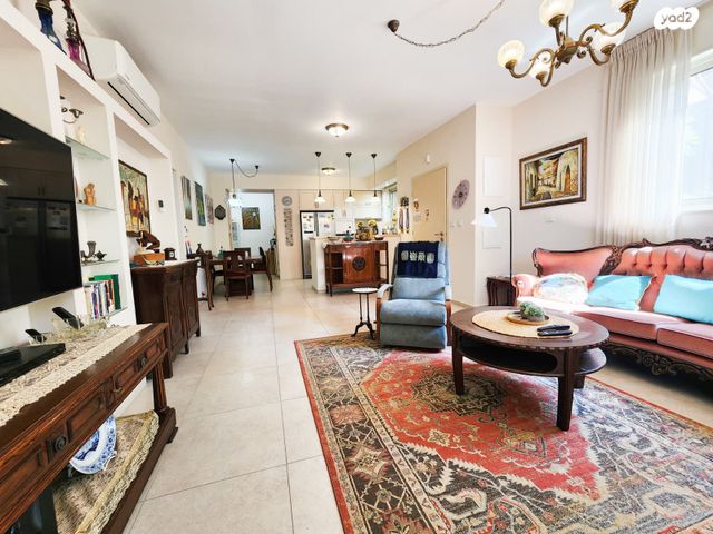 דירה, דרך הורדים, שאר העיר, כפר ורדים