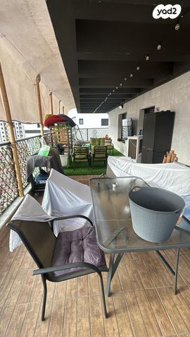 גג/ פנטהאוז, דרך ארץ, עיר היין, אשקלון