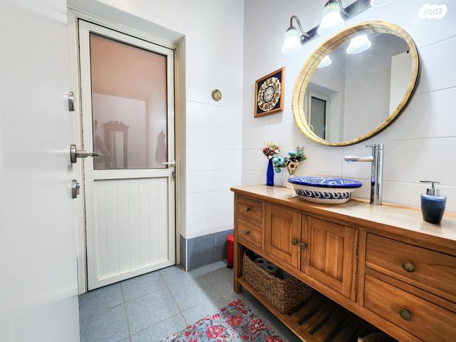 דירה, דרך הורדים, שאר העיר, כפר ורדים