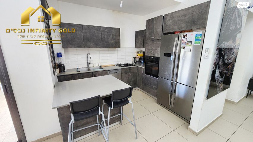 גג/ פנטהאוז, ספיר, אבני חן, חריש