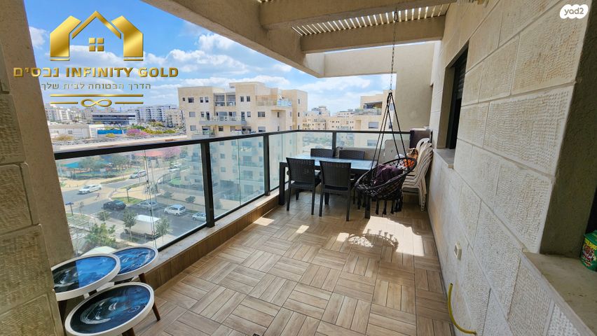 גג/ פנטהאוז, ספיר, אבני חן, חריש