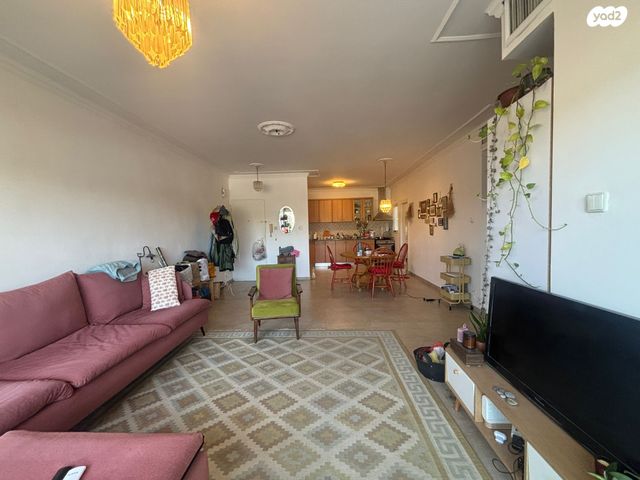 דירה, עזריאל 10, רמת גן