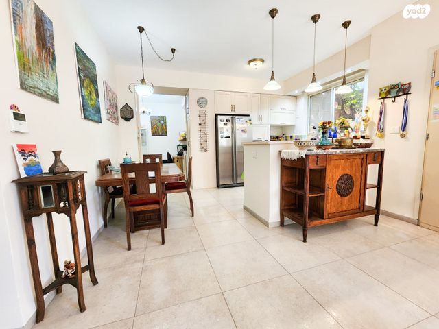 דירה, דרך הורדים, שאר העיר, כפר ורדים