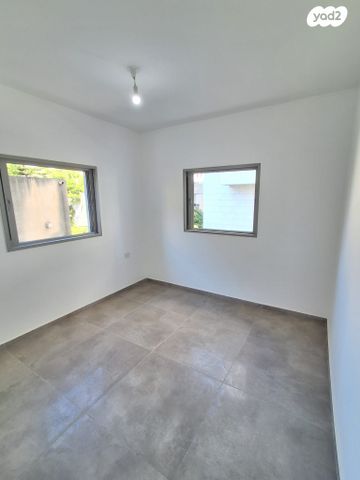 דירה, שדרות יצחק גרשטנקורן, הפועל המזרחי ב', שיכון ב', בני ברק