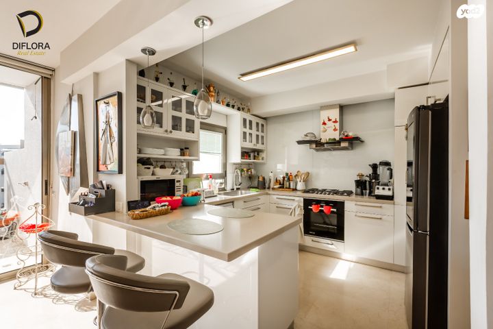 דירה, אורי צבי גרינברג, אזורי חן, גימל החדשה, תל אביב יפו