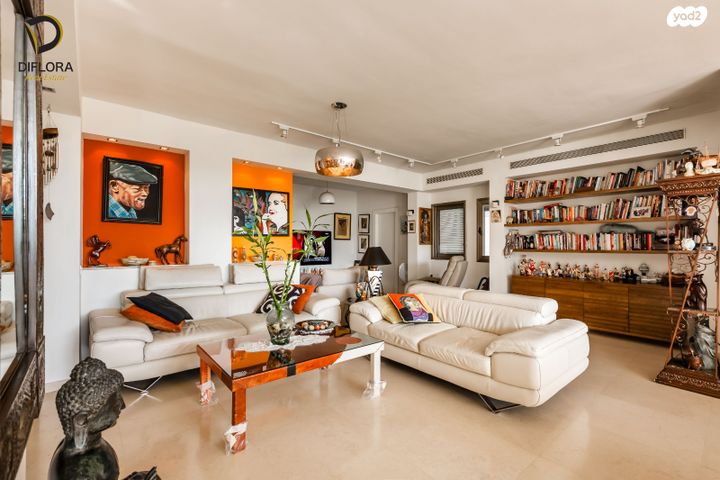 דירה, אורי צבי גרינברג, אזורי חן, גימל החדשה, תל אביב יפו