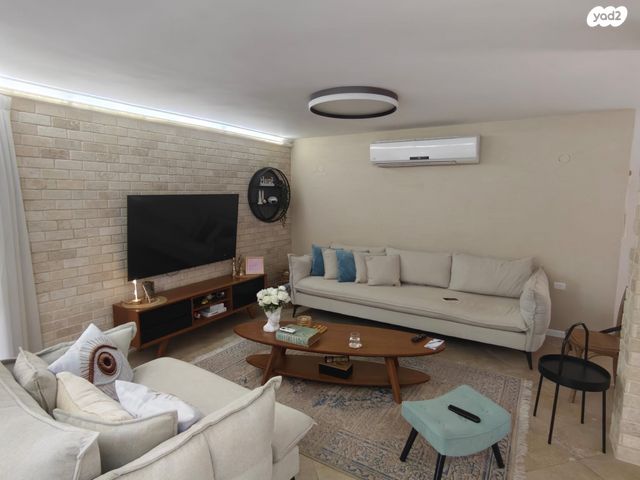 בית פרטי/ קוטג', בית אריה / עופרים