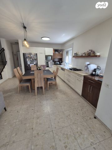 דו משפחתי, רמת ישי