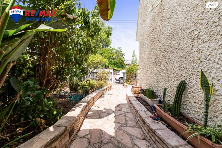 בית פרטי/ קוטג', הסביון, קרית ההגנה, רחובות