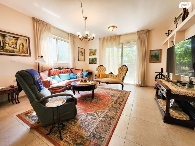 דירה, דרך הורדים, שאר העיר, כפר ורדים