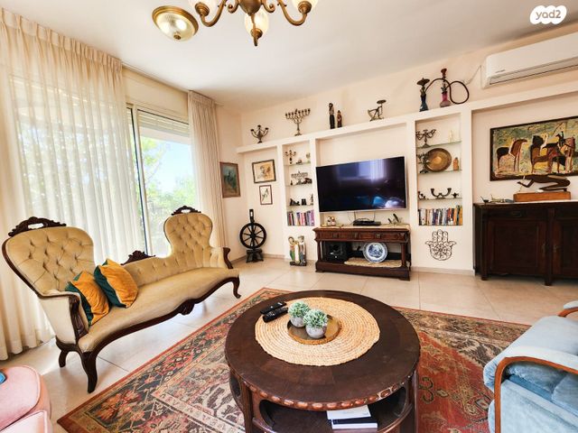 דירה, דרך הורדים, שאר העיר, כפר ורדים