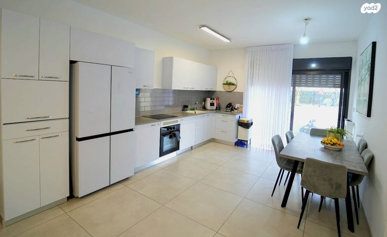 דירת גן, גדולי האומה 11, שמעון פרס/ האצטדיון, נהריה