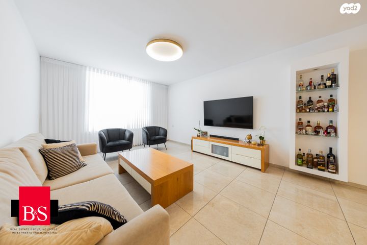 פתח תקווה 39