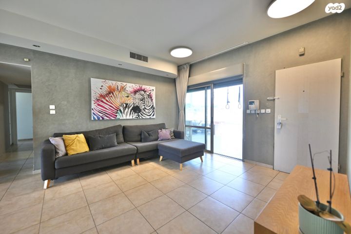 גג/ פנטהאוז, העומרים, נס ציונה