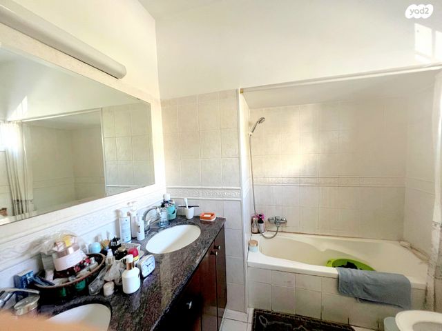 דו משפחתי, זמנהוף, אחוזה, חיפה