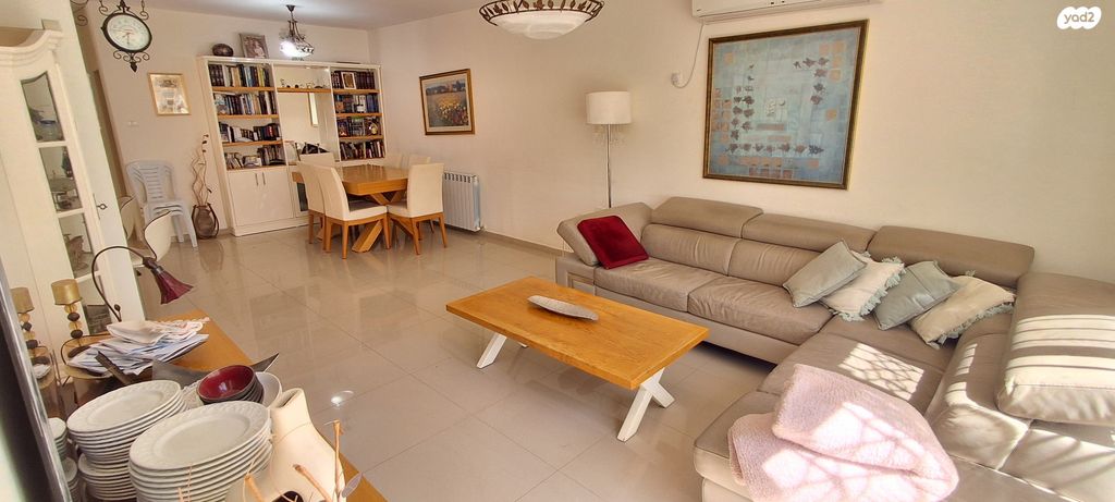 דירת גן, צביה ויצחק, גילה, ירושלים