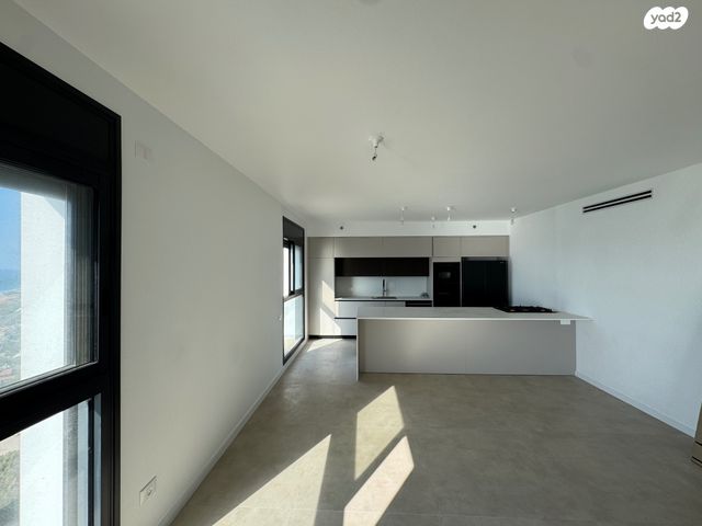 גג/ פנטהאוז, הביכורים, עין התכלת, נתניה