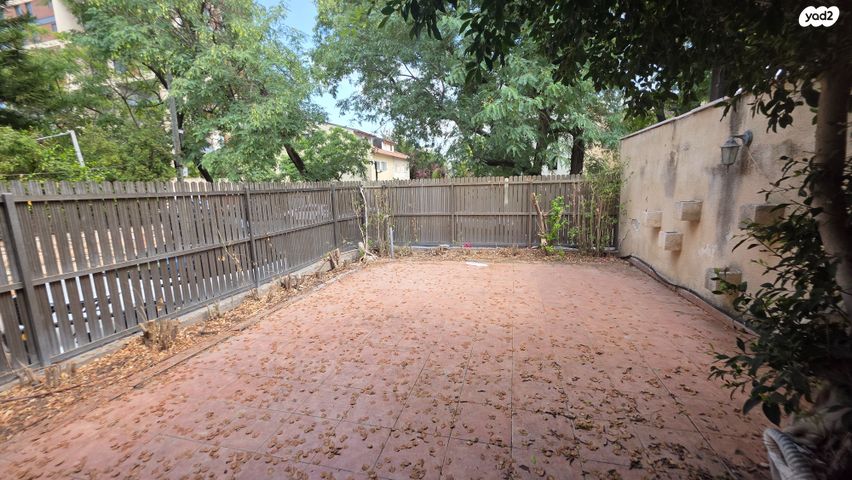 דו משפחתי, אז"ר, אלון, רמת השרון