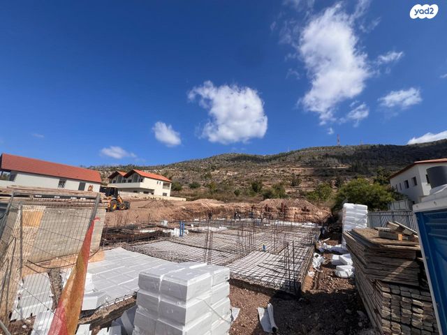 בית פרטי/ קוטג', חורשת האקליפטוס, אדמית / יערית, שלומי