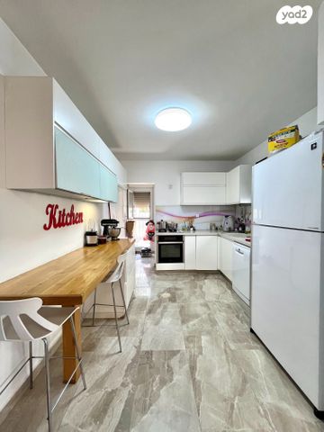 דו משפחתי, הנחושת, נופי סלע, מעלה אדומים