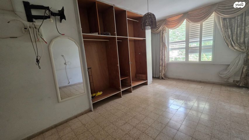 דו משפחתי, אז"ר, אלון, רמת השרון