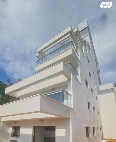 דירה, כרמליה, חיפה