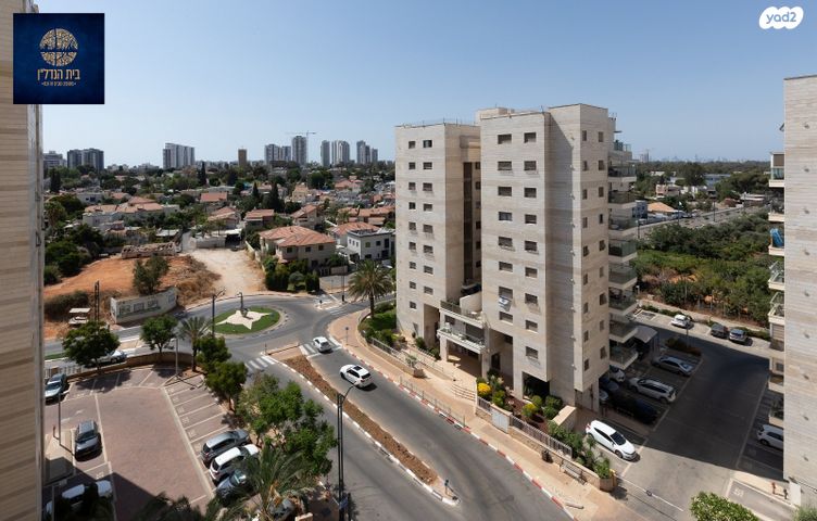 דירה, חתני פרס ישראל, באר יעקב