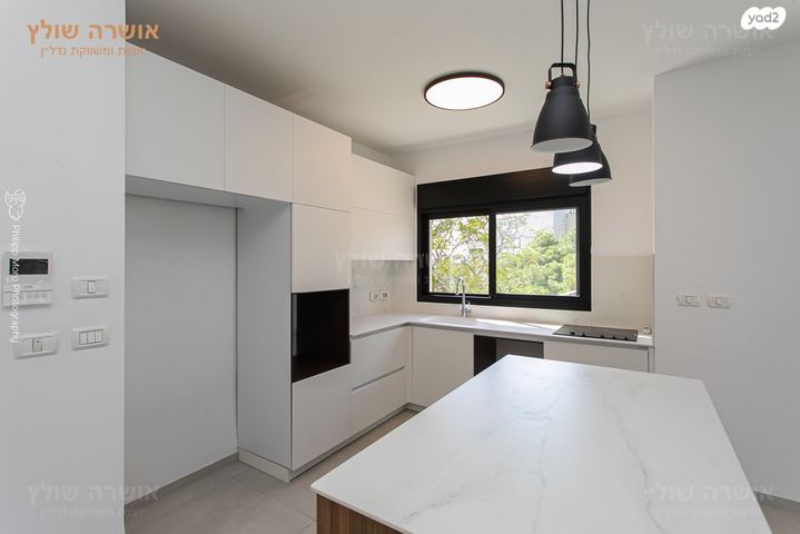 דירה, שדרות מוריה, מרכז הכרמל, חיפה