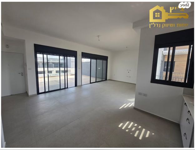 גג/ פנטהאוז, קיראון, קרית אונו