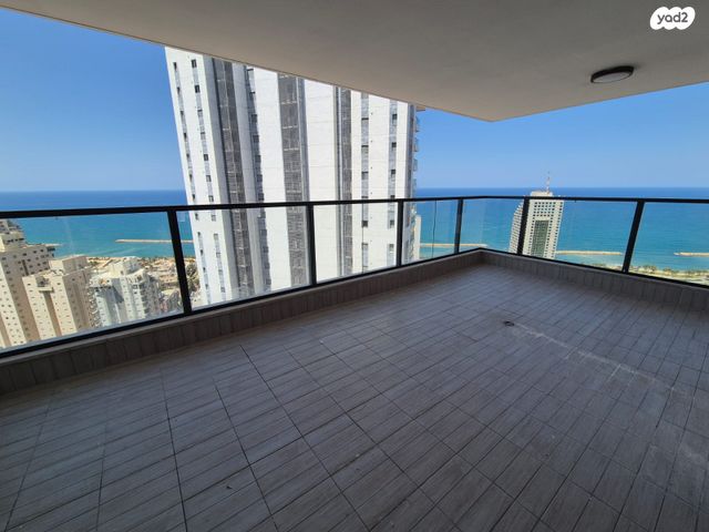 גג/ פנטהאוז, אמנון ליפקין שחק 3, נוף הטיילת, נתניה