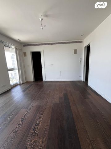 גג/ פנטהאוז, פנקס, הצפון החדש - כיכר המדינה, תל אביב יפו