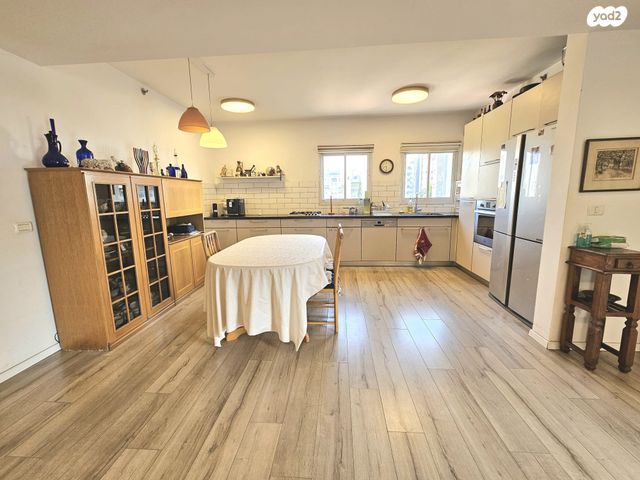 דירה, האלוף נחמיה תמרי 8, עליות, רמת גן