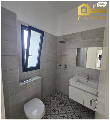 גג/ פנטהאוז, קיראון, קרית אונו