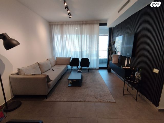 דרך מנחם בגין 158