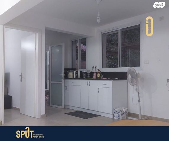 יחידת דיור, ההשכלה, גבעת נשר, נשר