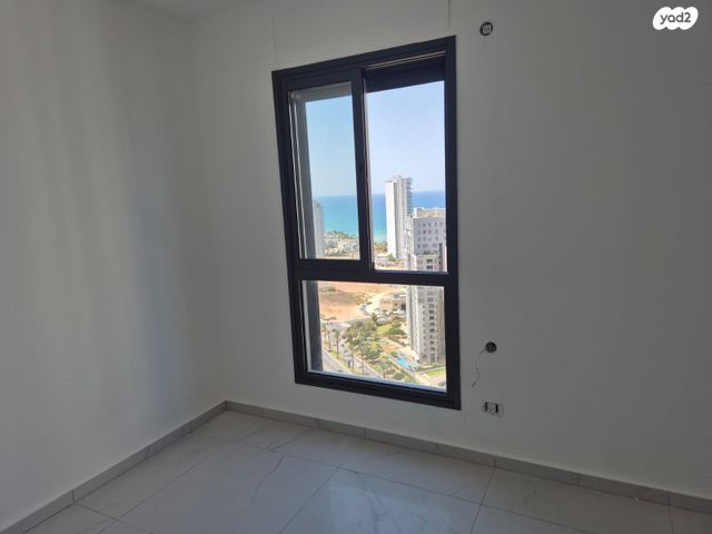 גג/ פנטהאוז, אמנון ליפקין שחק 3, נוף הטיילת, נתניה