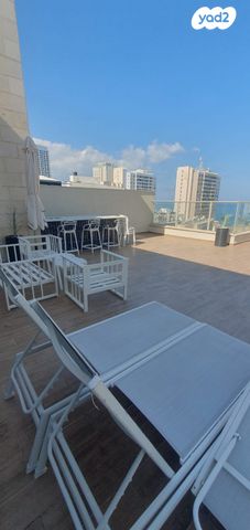 גג/ פנטהאוז, ארלוזורוב, הגבול רוטשילד, בת ים