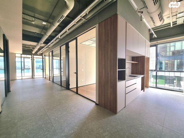 אזור תעשיה ג