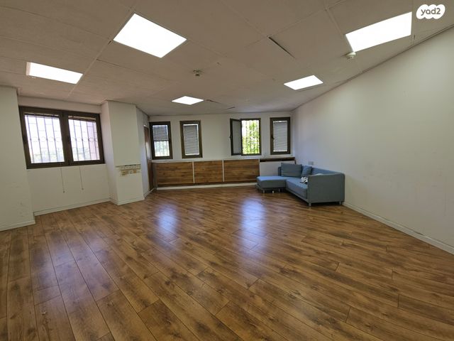 משרדים, שדרות ירושלים 49, מכללת תל אביב יפו, דקר, תל אביב יפו