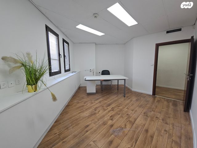 משרדים, שדרות ירושלים 49, מכללת תל אביב יפו, דקר, תל אביב יפו