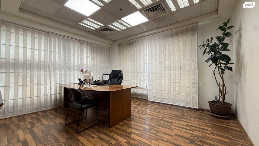 משרדים, פתח תקווה