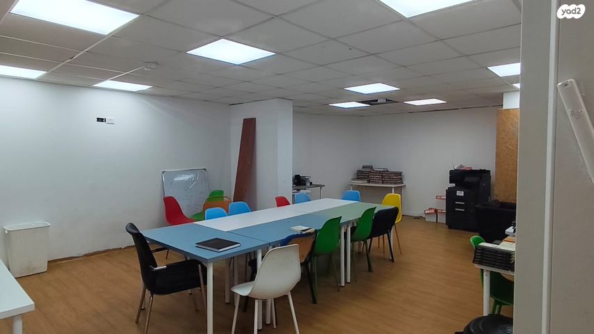 אולמות, רעננה