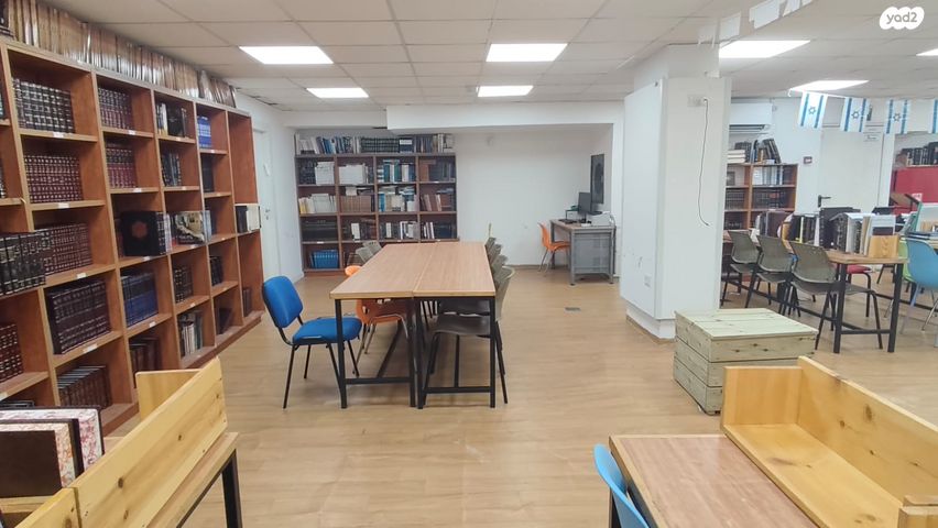 אולמות, רעננה