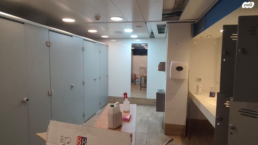 אולמות, רעננה