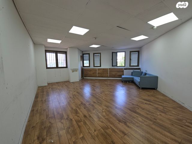 משרדים, שדרות ירושלים 49, מכללת תל אביב יפו, דקר, תל אביב יפו