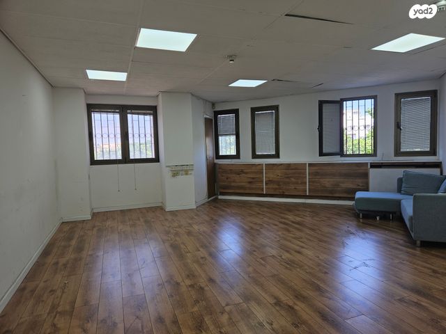 שדרות ירושלים 49