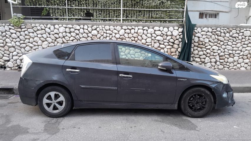 טויוטה פריוס