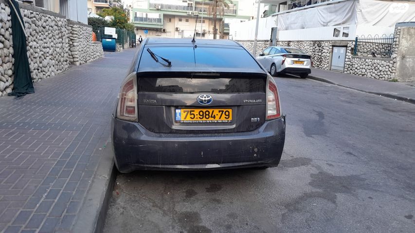 טויוטה פריוס