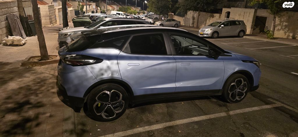 מודעת רכב ג׳ילי Geometry C