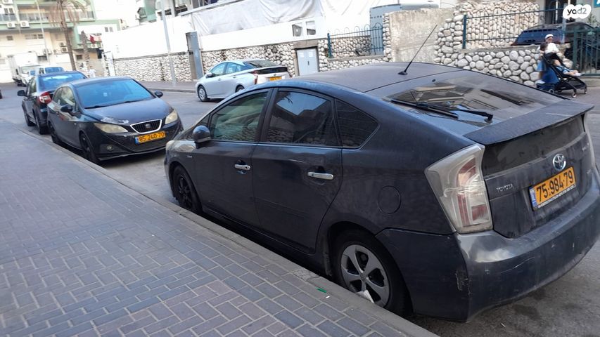 טויוטה פריוס